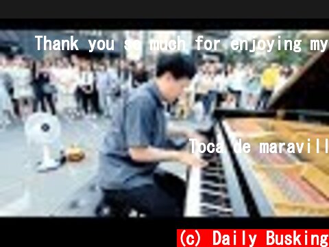 미국 피아노 전공생의 하울의 움직이는 성 소름끼치는 즉석연주 ㅎㄷㄷ  (c) Daily Busking
